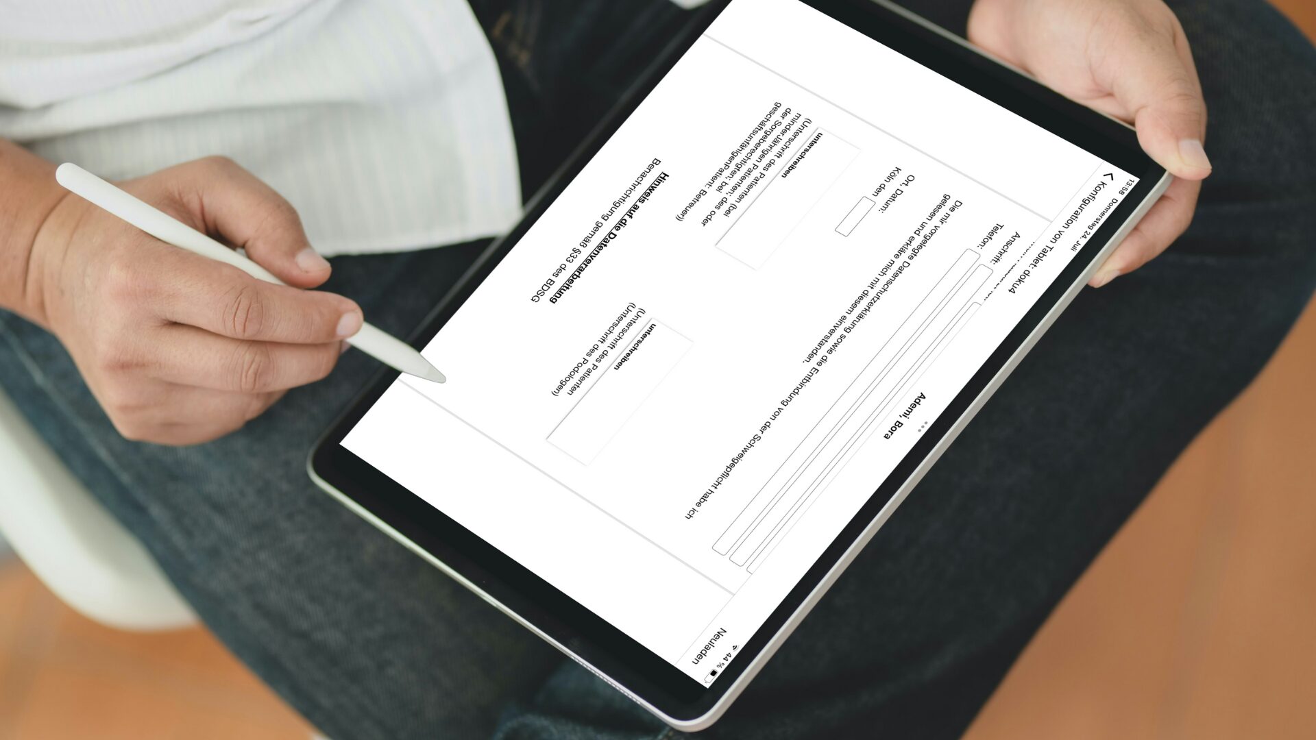 Digitale Patientenaufnahme auf dem Tablet